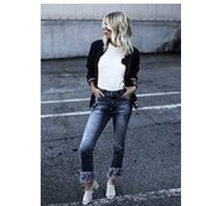 Frayed mid rise jeans